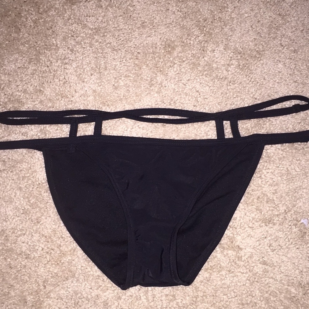 Black bikini bottoms